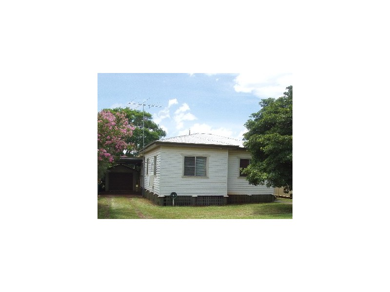 37 HENDERSON STREET, Newtown QLD 4350