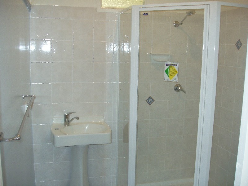 37 HENDERSON STREET, Newtown QLD 4350