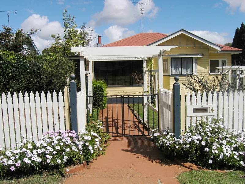 14 IPSWICH STREET, East Toowoomba QLD 4350