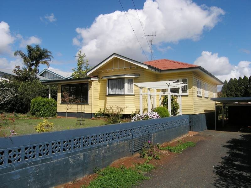 14 IPSWICH STREET, East Toowoomba QLD 4350