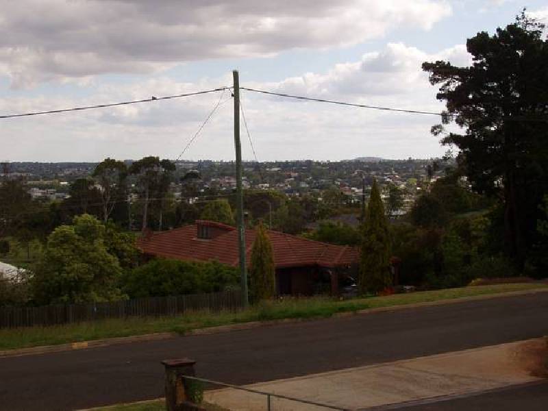 Mount Lofty QLD 4350