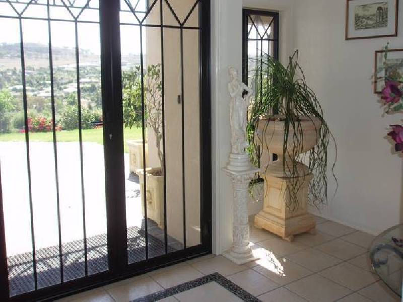 Hodgson Vale QLD 4352