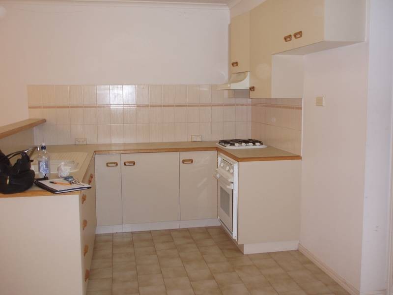 9/247 HERRIES STREET, Newtown QLD 4350