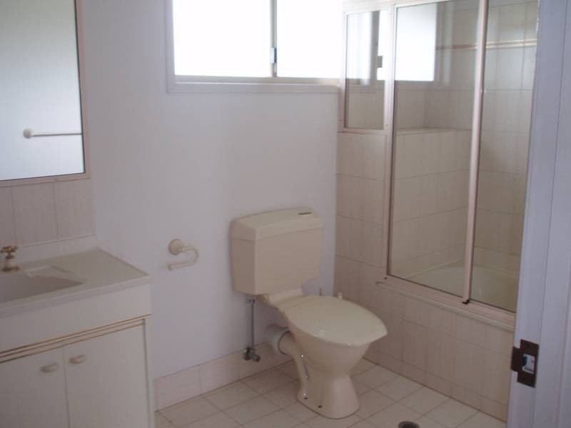 9/247 HERRIES STREET, Newtown QLD 4350