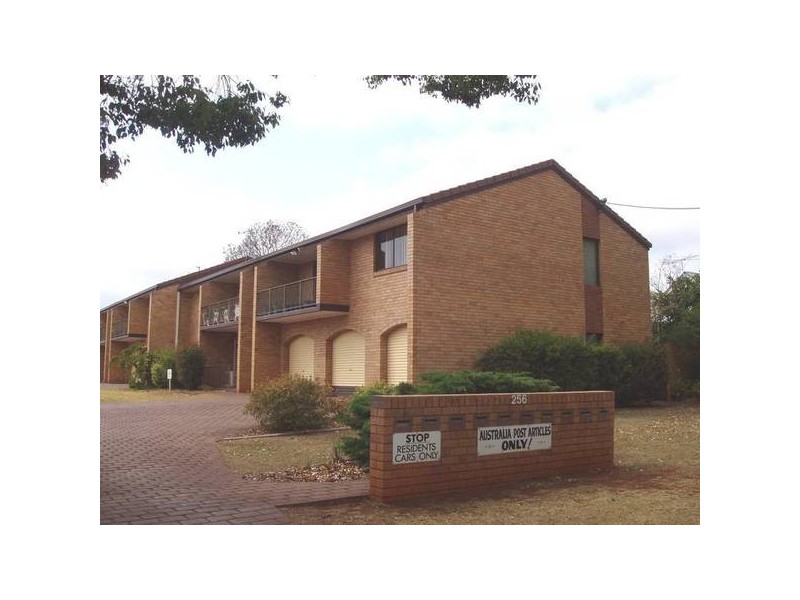 Centenary Heights QLD 4350