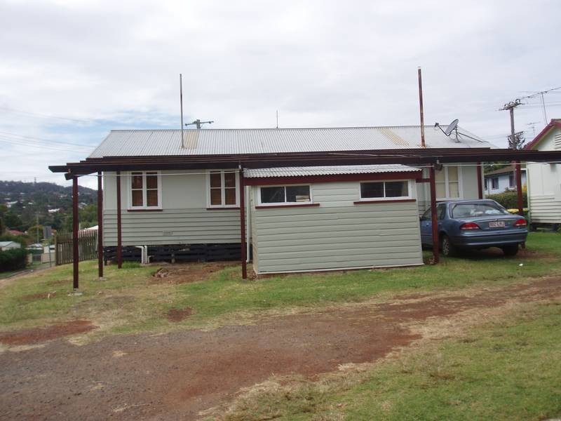 4/21 WEST STREET, Newtown QLD 4350