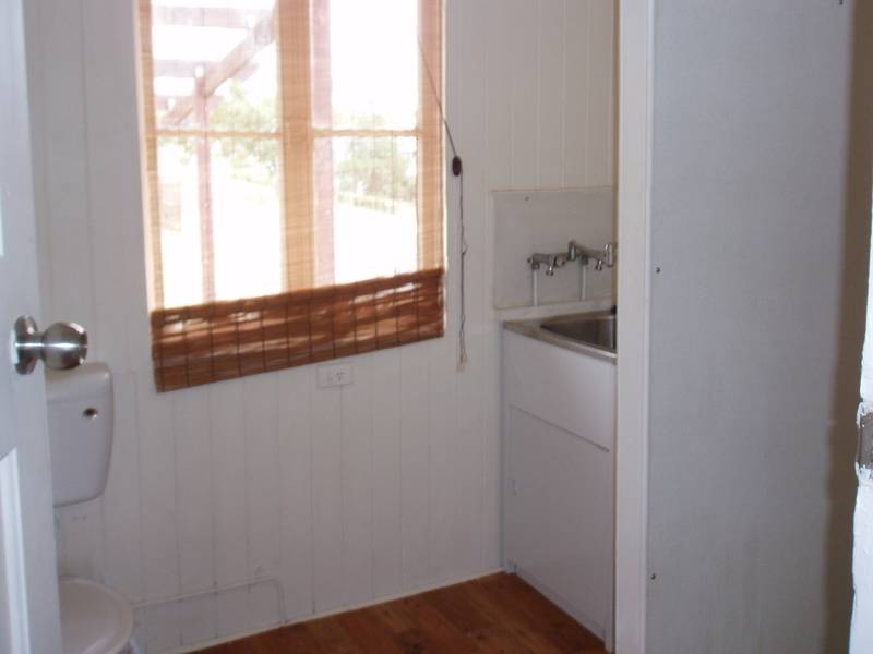 4/21 WEST STREET, Newtown QLD 4350