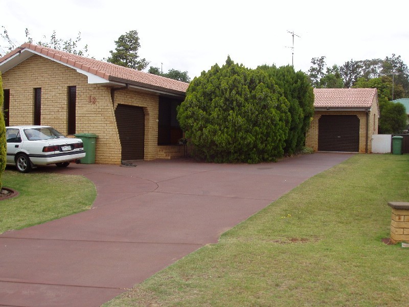 2/18 HAWKER STREET, Wilsonton QLD 4350