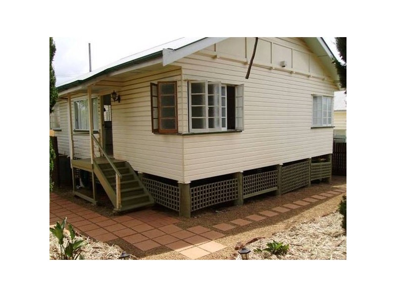 Centenary Heights QLD 4350