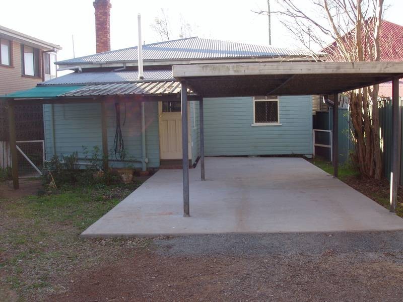 124 JAMES STREET, East Toowoomba QLD 4350