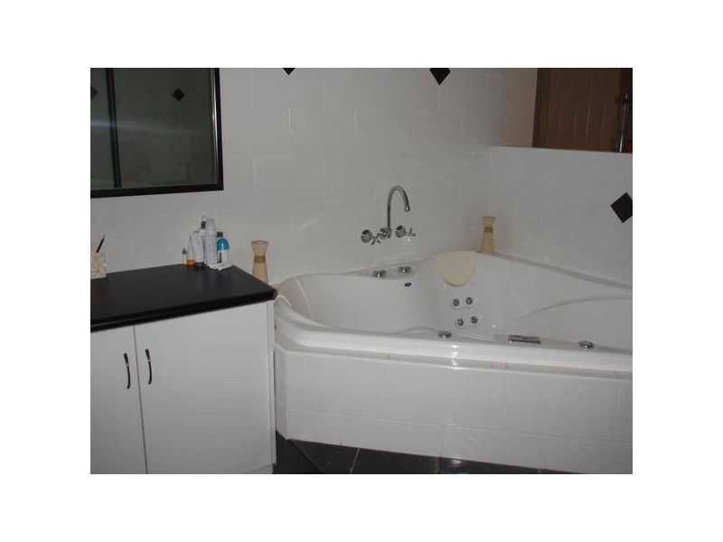 Middle Ridge QLD 4350