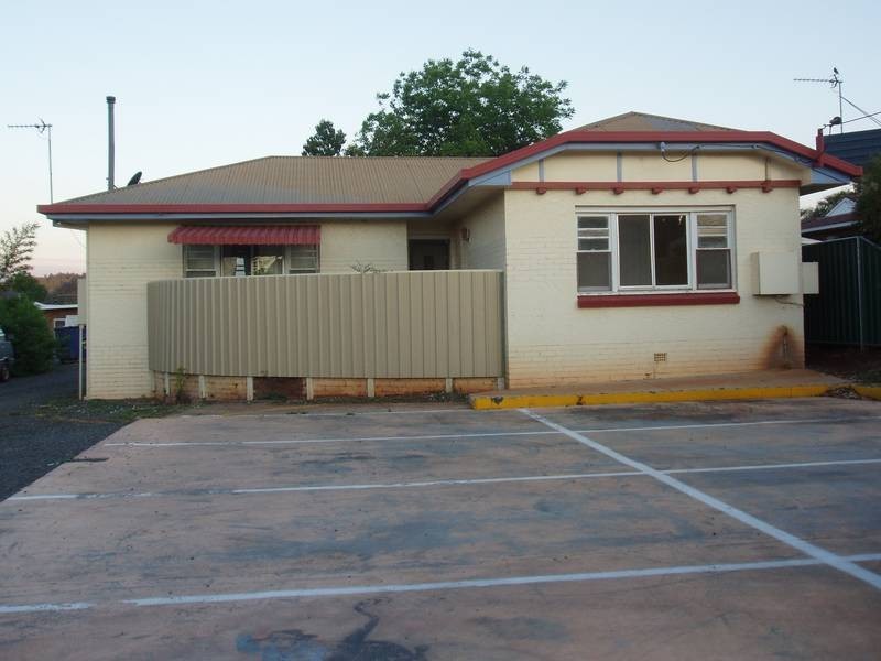 4 LEICHHARDT STREET, Centenary Heights QLD 4350