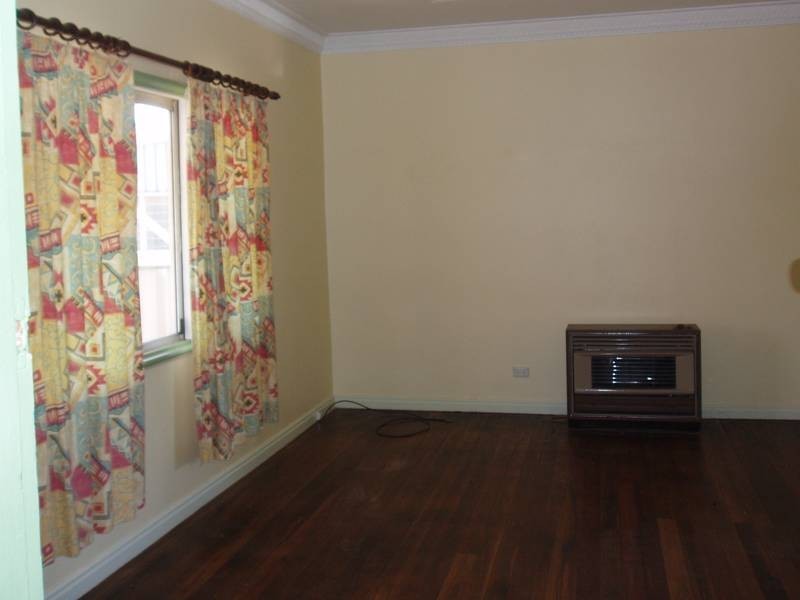 4 LEICHHARDT STREET, Centenary Heights QLD 4350