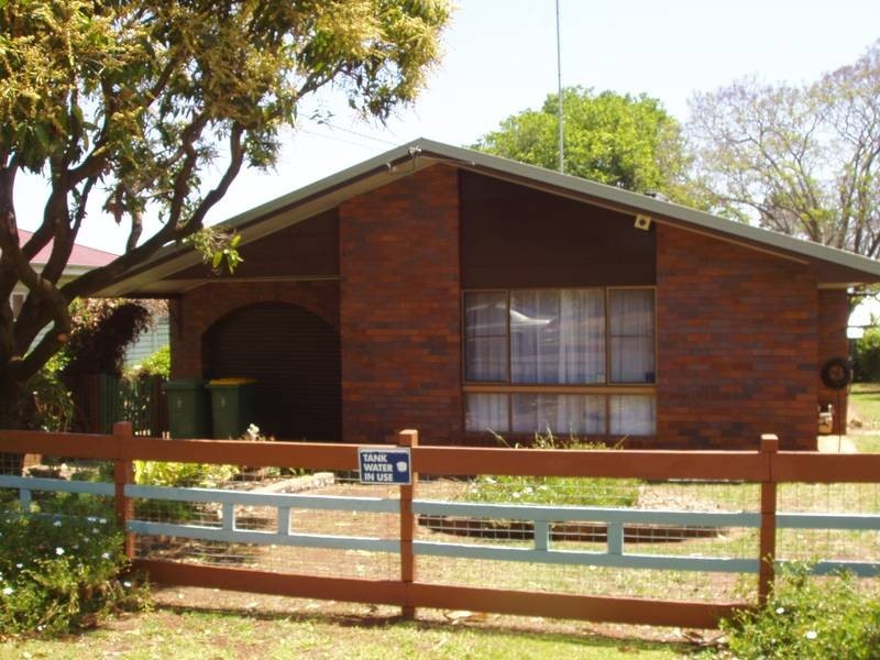 3 KENNETH STREET, East Toowoomba QLD 4350