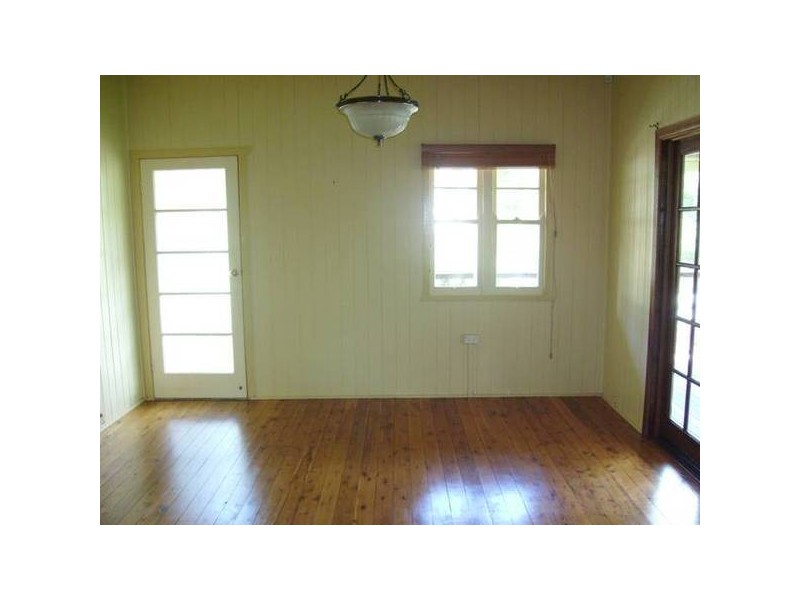 Mount Lofty QLD 4350