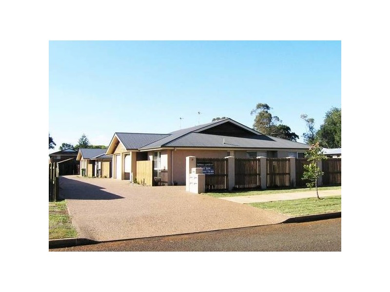 3/11 ALBERT STREET, Newtown QLD 4350