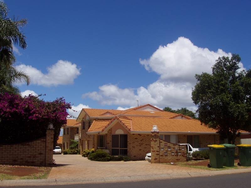 Kearneys Spring QLD 4350