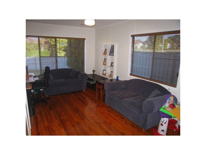 Centenary Heights QLD 4350