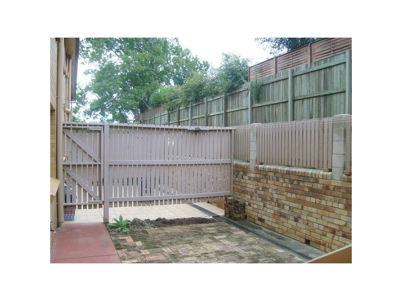 Mount Lofty QLD 4350