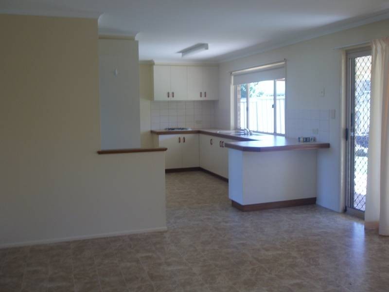 33 LIQUIDAMBER STREET, Glenvale QLD 4350