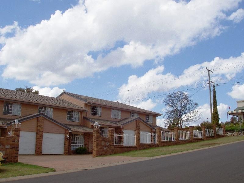 Kearneys Spring QLD 4350