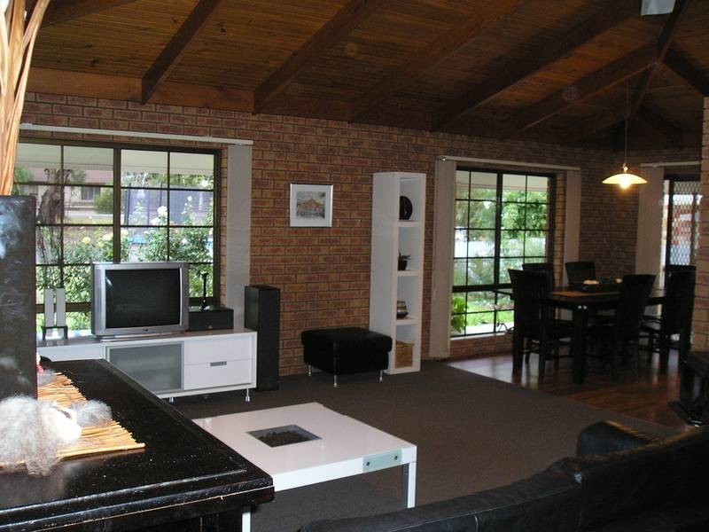 14 White Avenue, Tocumwal NSW 2714
