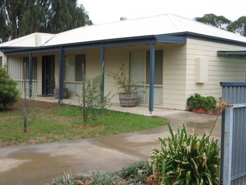 15 Bridge Street, Tocumwal NSW 2714