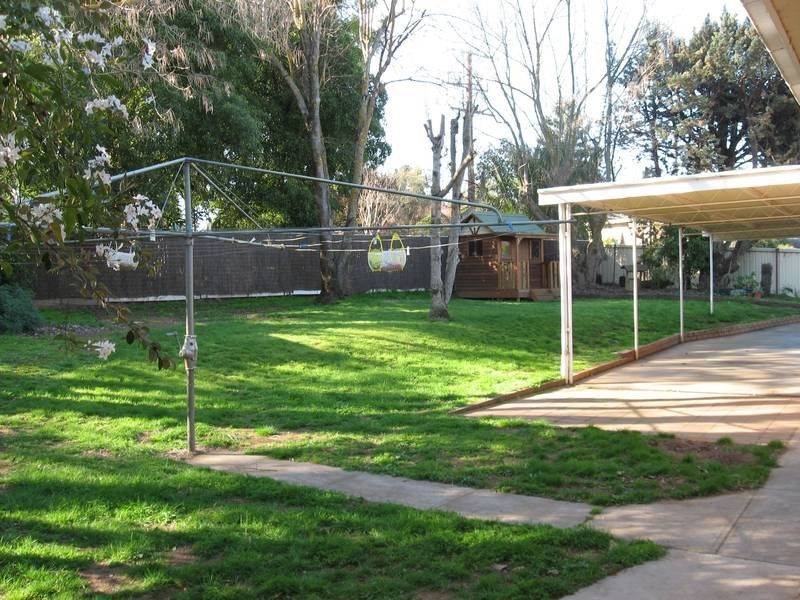 73 Mookarii Street, Cobram VIC 3644