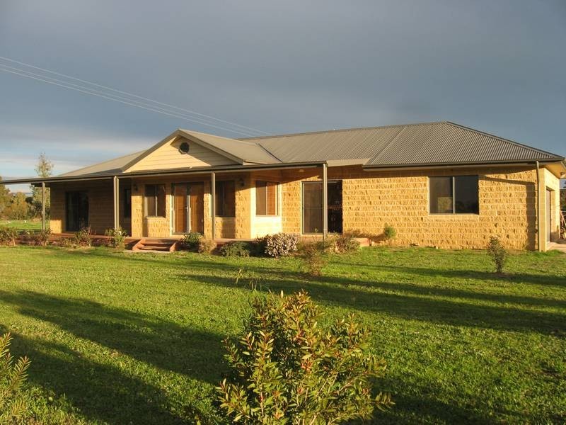 102 Honniball Drive, Tocumwal NSW 2714