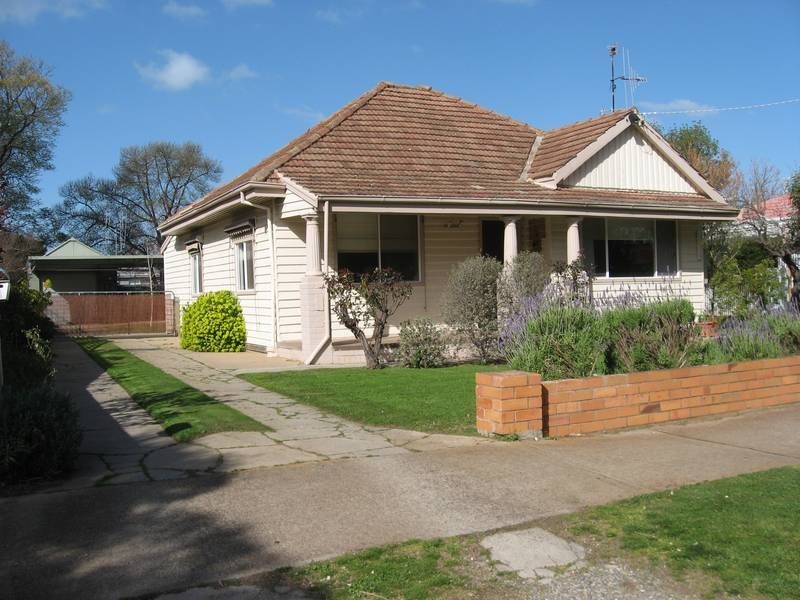 18 Thompson Avenue, Cobram VIC 3644