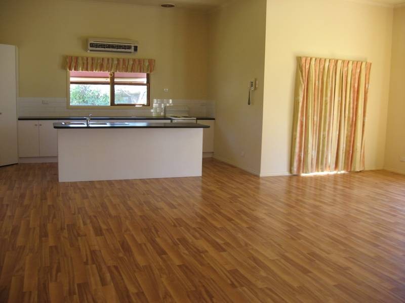 1 Parkes Road, Tocumwal NSW 2714