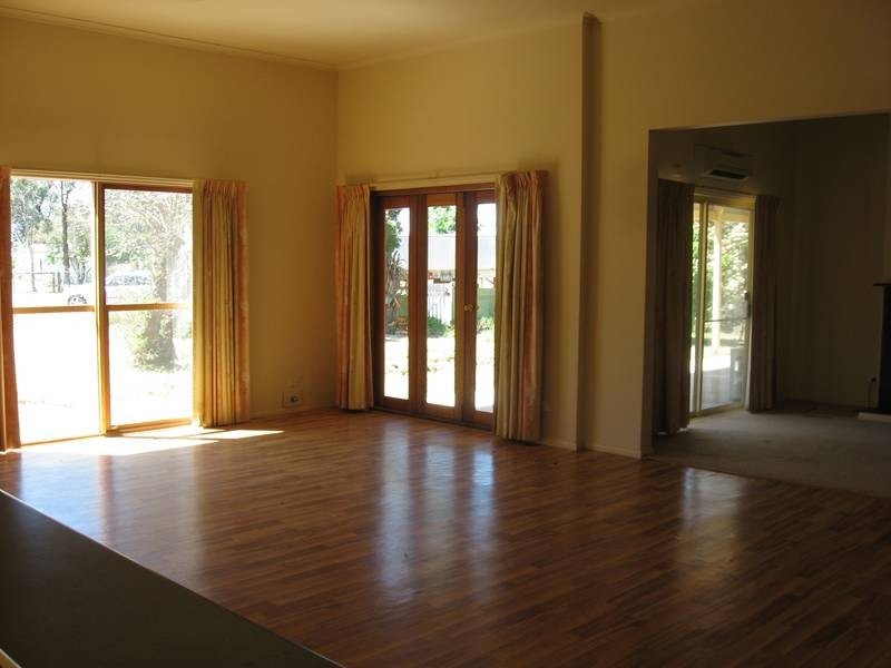 1 Parkes Road, Tocumwal NSW 2714