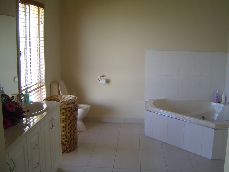 28 Apricot Circuit, Cobram VIC 3644