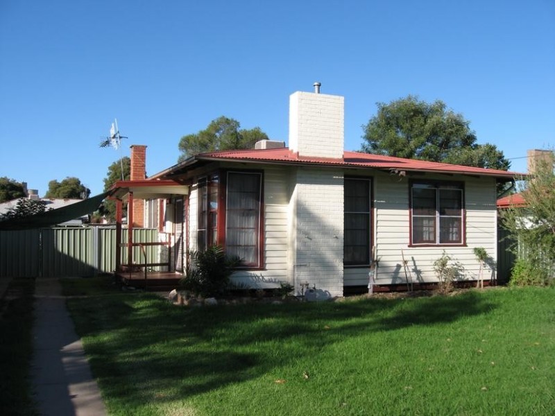 27 Charles Street, Cobram VIC 3644