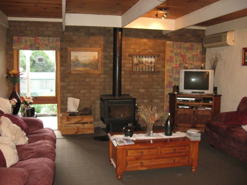 92 Adams Street, Tocumwal NSW 2714