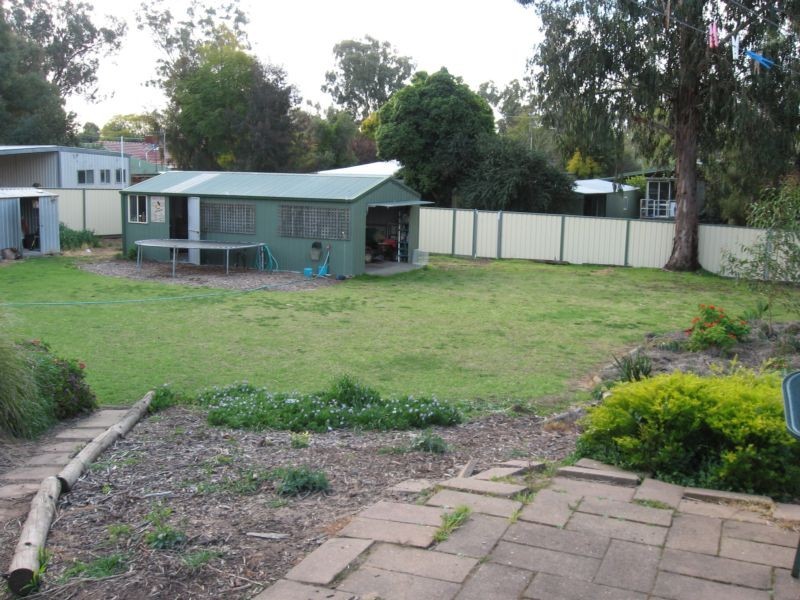 92 Adams Street, Tocumwal NSW 2714