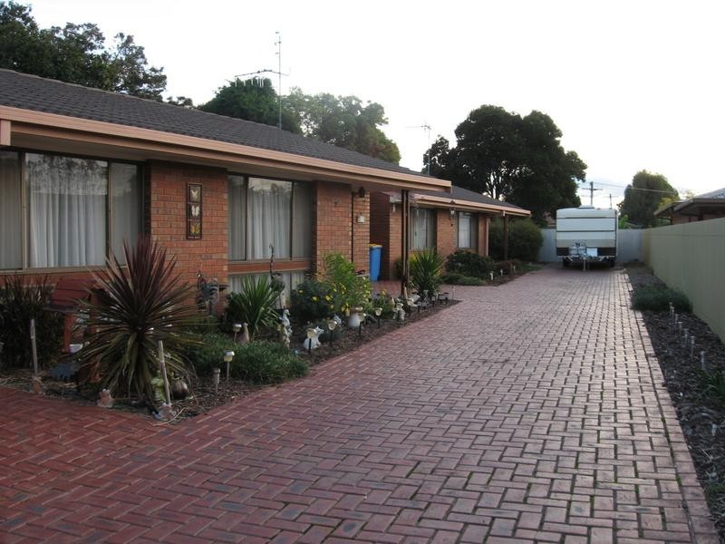 3/10 Yanco Crt, Cobram VIC 3644
