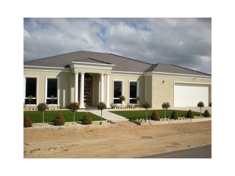 7 Rivertown Grove, Cobram VIC 3644
