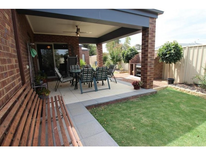 6 Chomley Close, Barooga NSW 3644