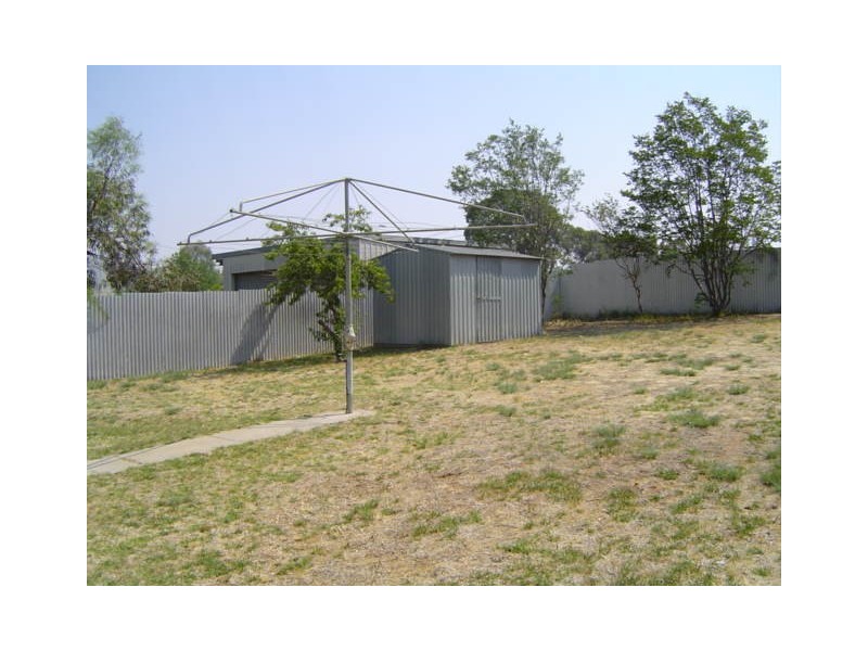 17 Emily Street, Tocumwal NSW 2714