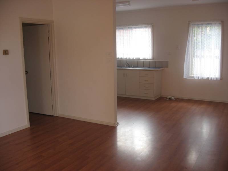 3/11 Denson Court, Cobram VIC 3644