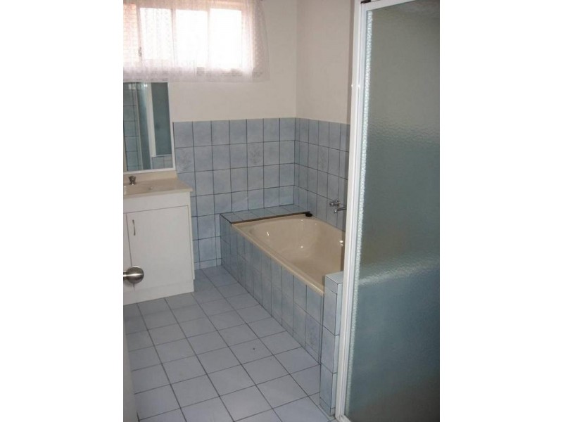 3/11 Denson Court, Cobram VIC 3644