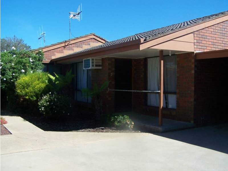 2/19 Punt Road, Cobram VIC 3644