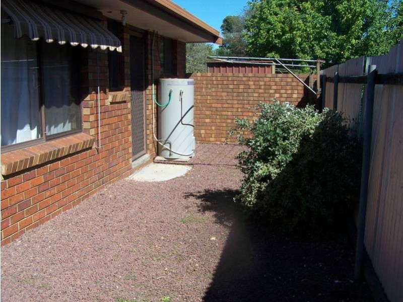 2/19 Punt Road, Cobram VIC 3644
