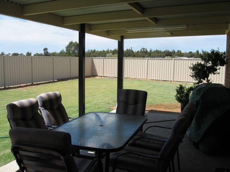 25 Nugget Fuller Drive, Tocumwal NSW 2714