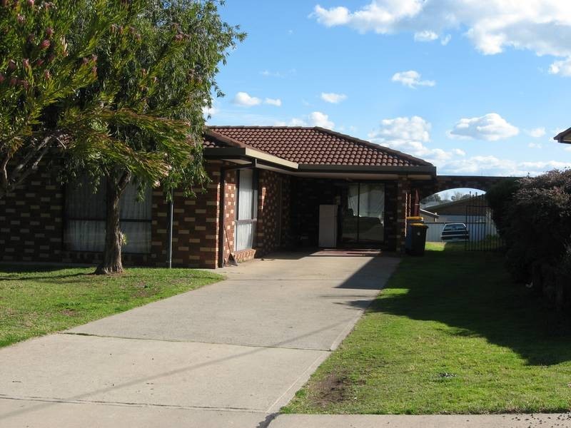 18 Manse Road, Cobram VIC 3644