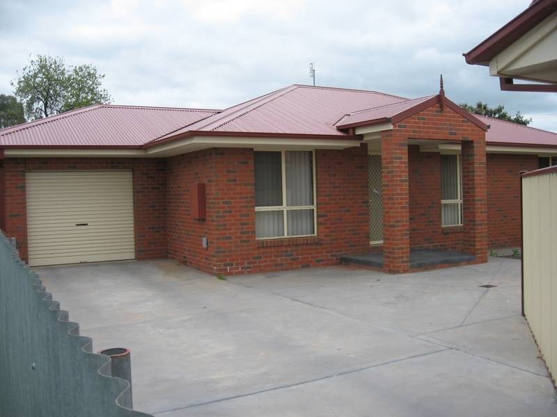 2/7 Campbell Road, Cobram VIC 3644