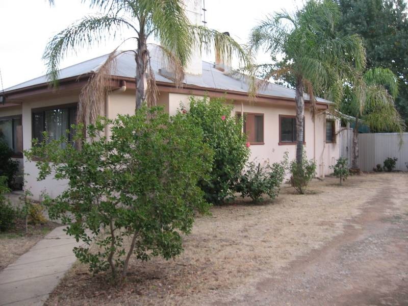 11 Thompson Avenue, Cobram VIC 3644