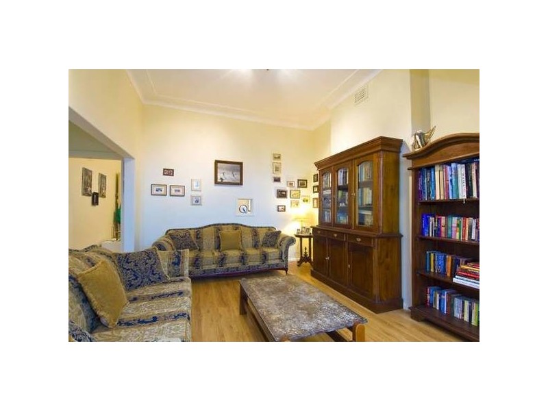 30 Willoughby St, Kirribilli NSW 2061