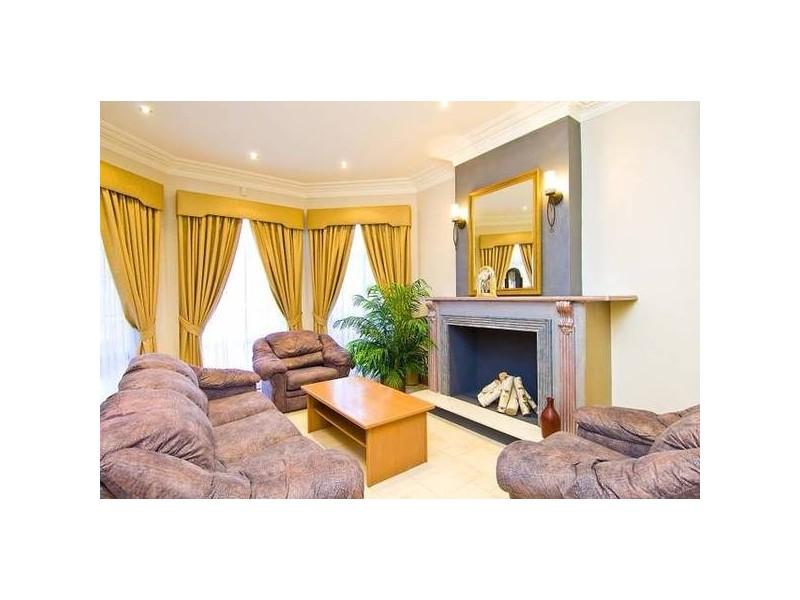 11 Tisane Ave, Frenchs Forest NSW 2086